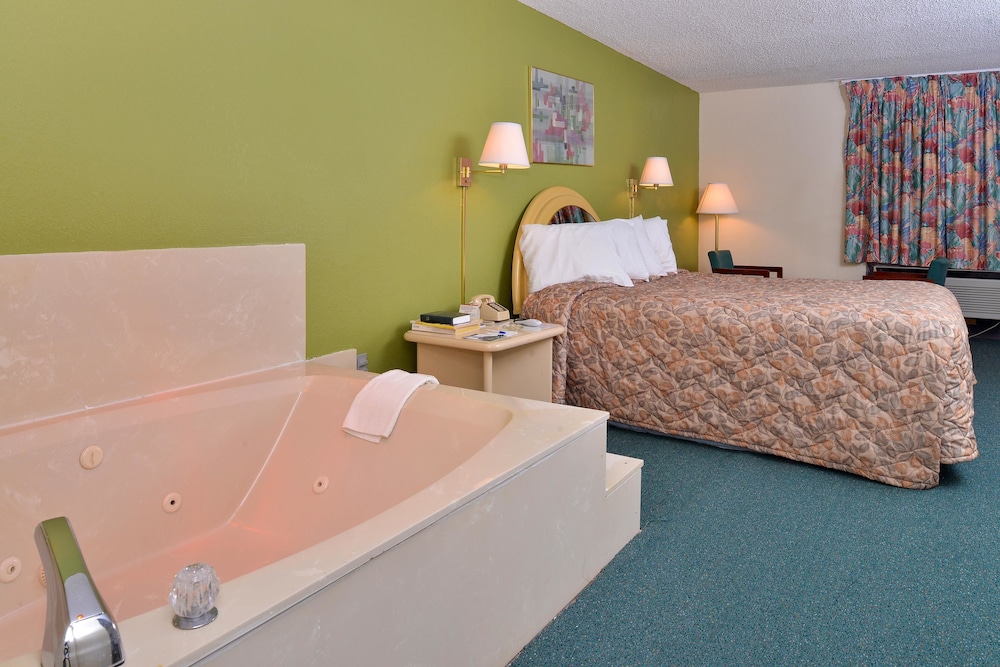 Americas Best Value Inn Bishopville view 5