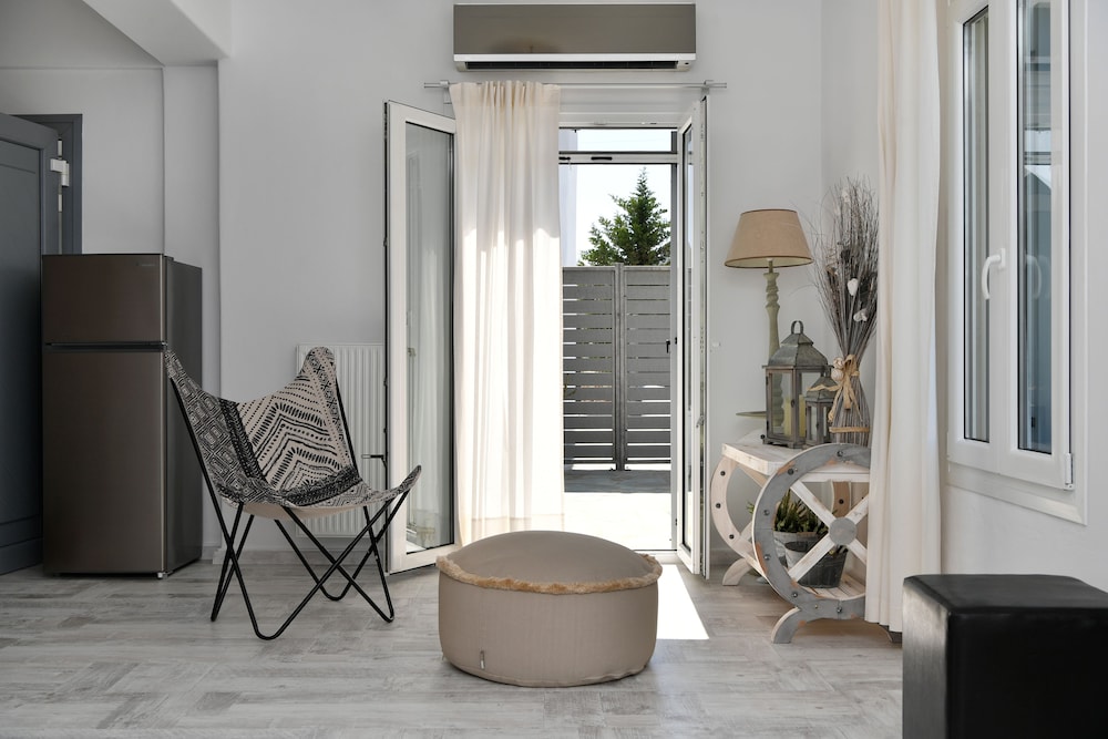 Hotel Azzurro Bianco Suites - Image 1