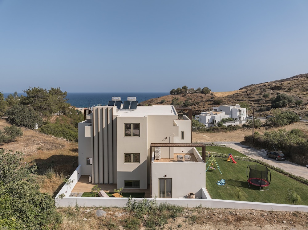 Luxurious Villa Selestine - With Private Pool