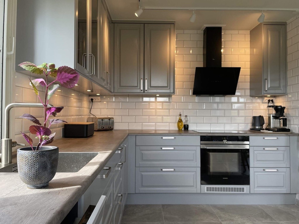 6 Person Holiday Home in HOK view 5