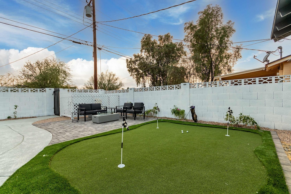 NEW The Mesquite Retreat on Oak Entertainers Oasis