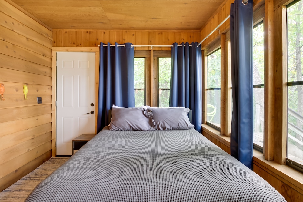 Sandy Beach Family Getaway w/ Fire Pit  Deck! - Property Image 37