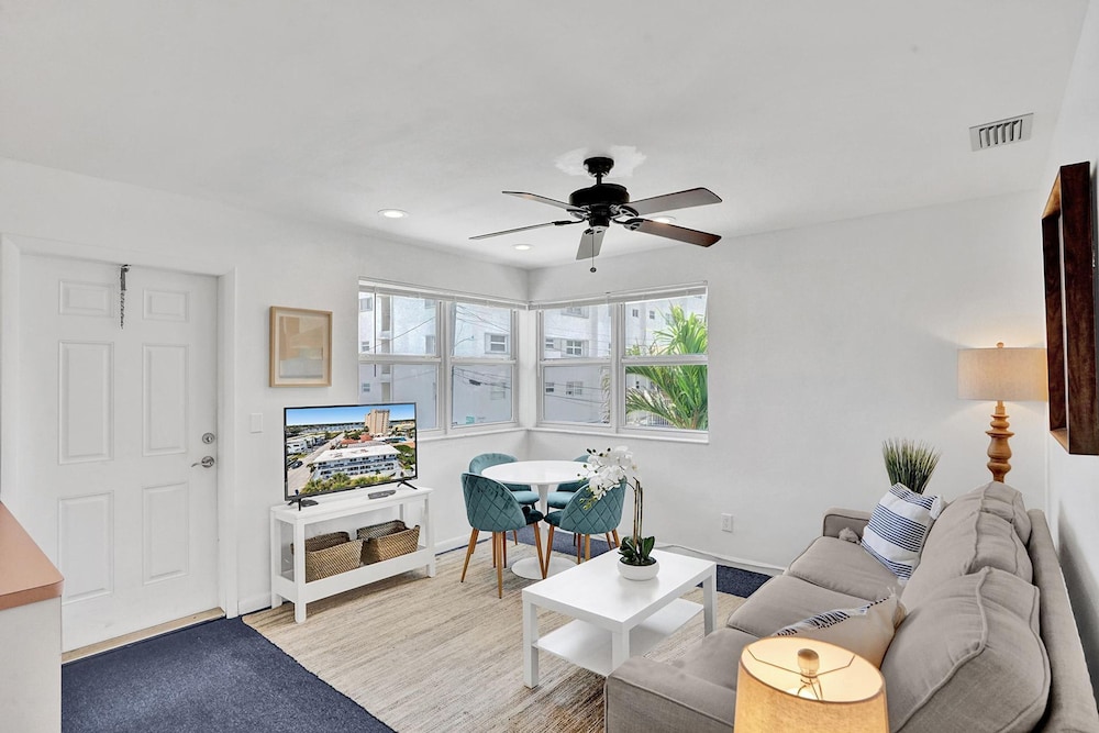 Marine Villas 5 in Hollywood
