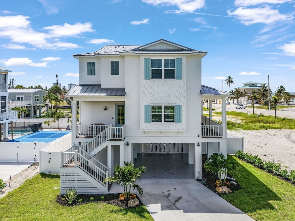 110 Sea Le Vie: 5br/4.5ba Brand New Build W/ Pool! 5 Bedroom Home