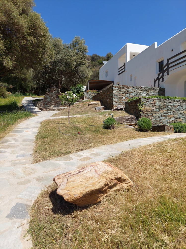 SkiNAmmos Eco Villas