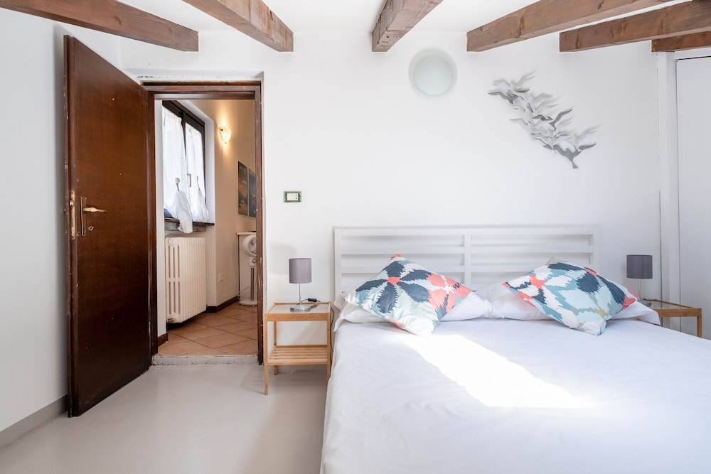 Cascine Mansarda by Wonderful Italy