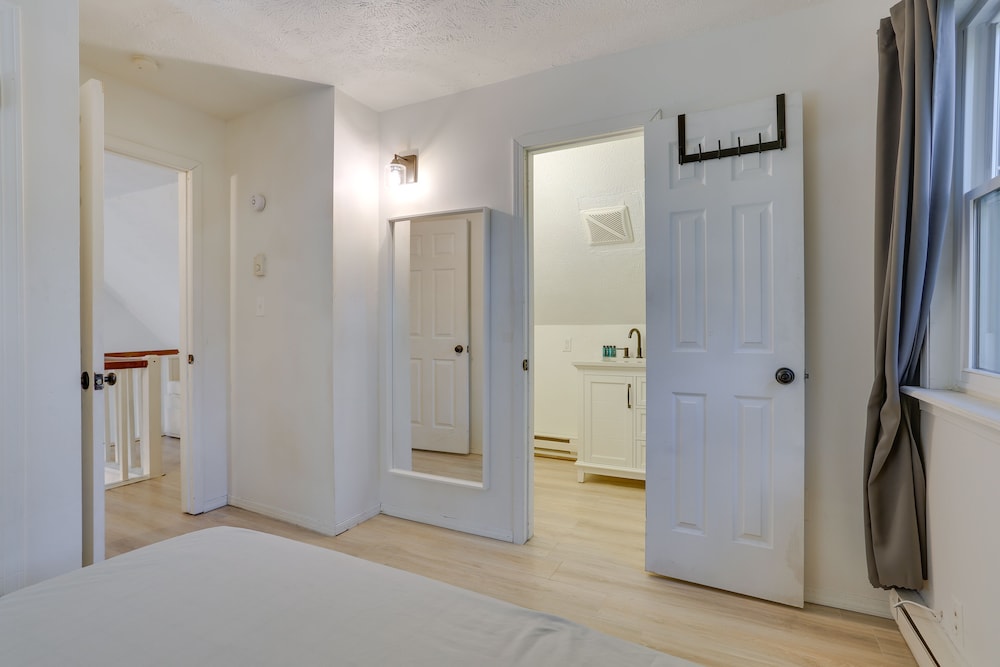 Scranton Vacations - Modern Poconos Chalet w/ Private Hot Tub, Fire Pit - Property Image 3