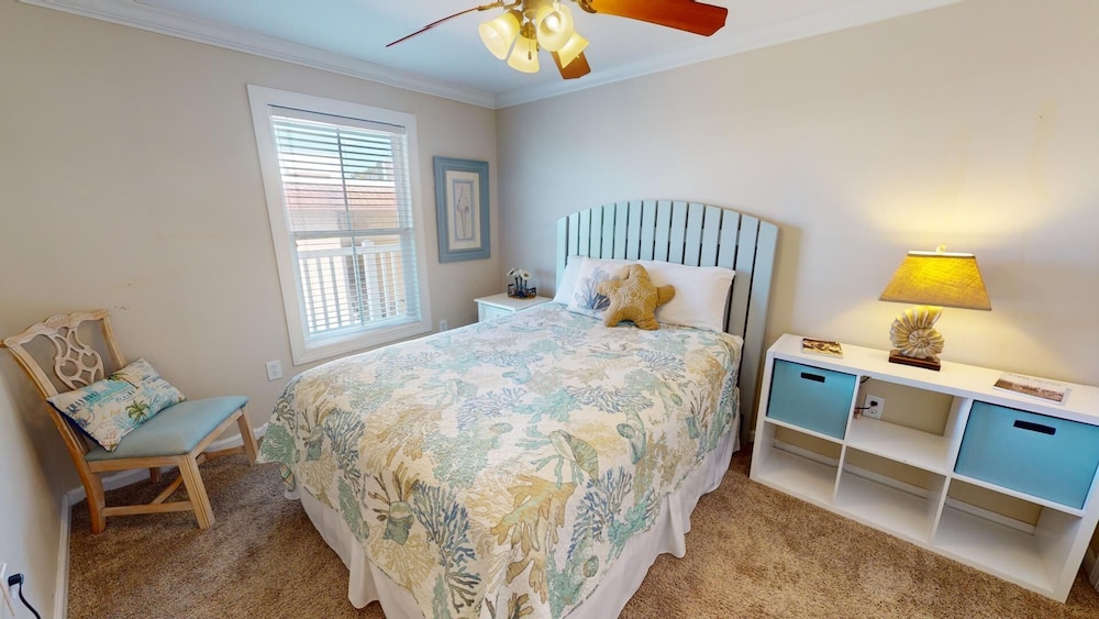 Pelican Landing 302 by Tybee Vacation Rentals