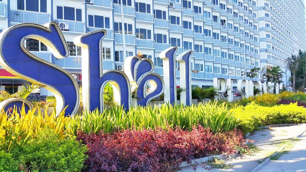 Urban Retreat at Shell Residences With Netflix 300mbps Wifi