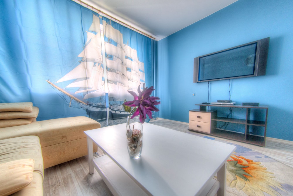 Apartment Ships