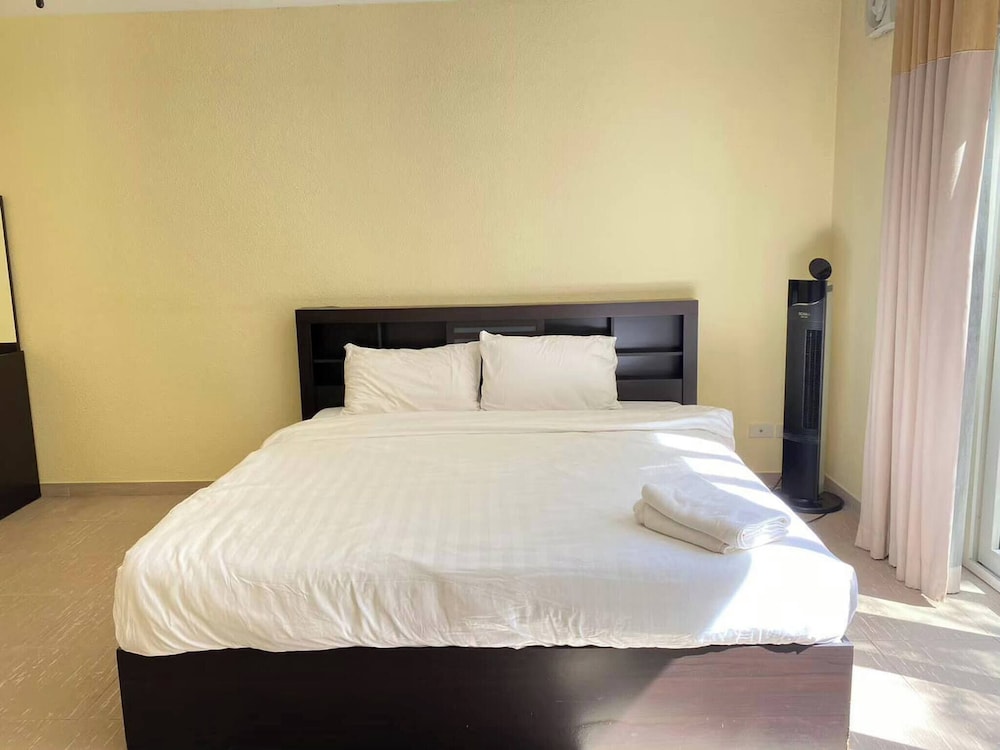 Tropical Luxury 4BR Pool Villa w Game Area