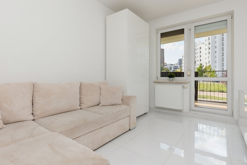Spacious Targowek Apartment by Renters view 3