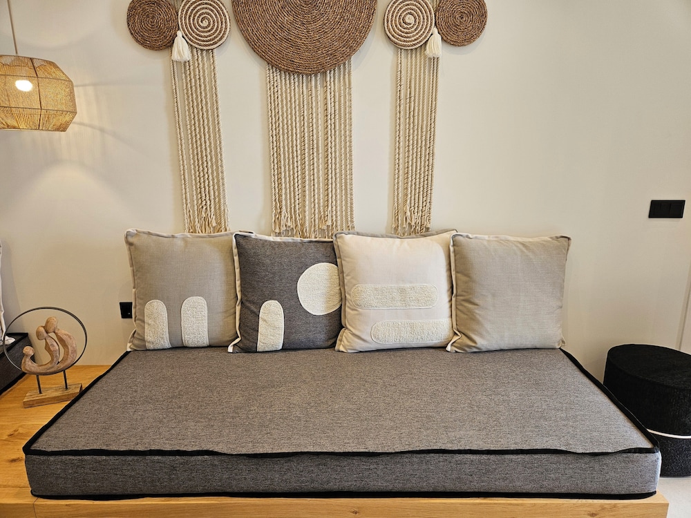 Aristotle Suites