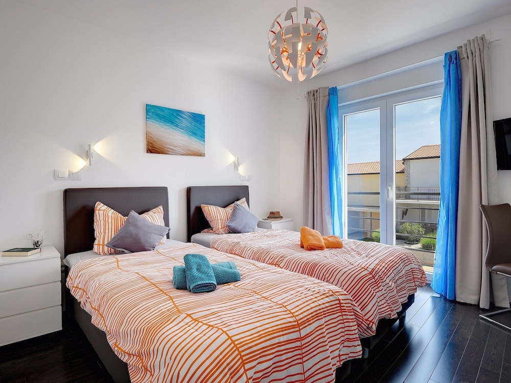 Modern Holiday Home in Novigrad With Pool view 3