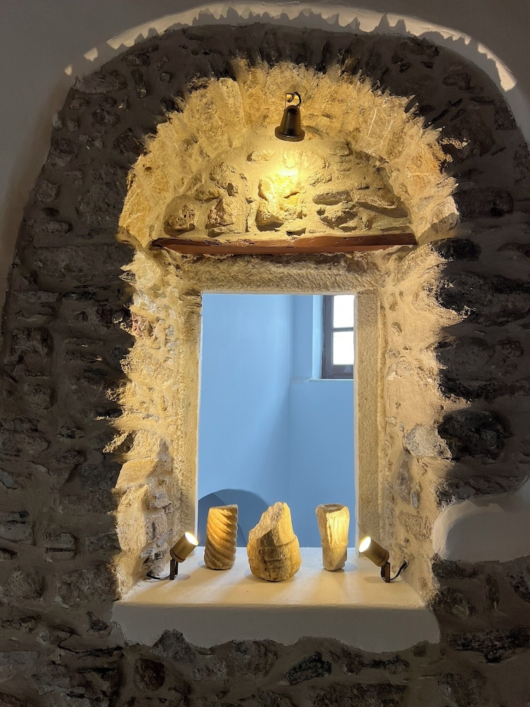 15th Cent. Katharsis Retreat Naxos Old T