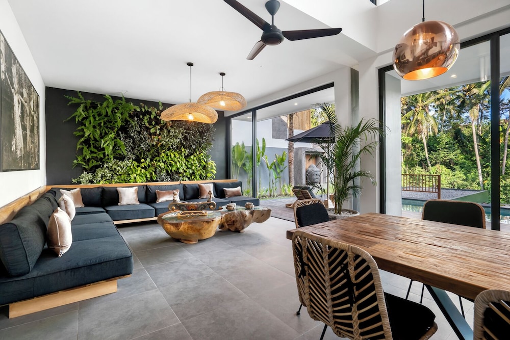 12BR St. Monica Kala