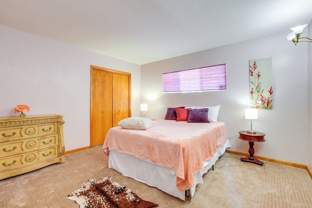 Close to Hiking & Biking: Mtn-view Phoenix Home