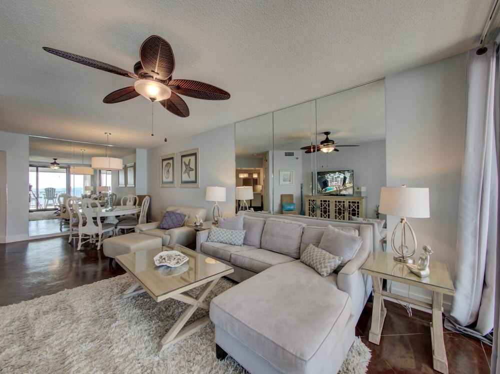 Gorgeous Penthouse 3 Bedroom Condo - Beach Front in Orange Beach view 4