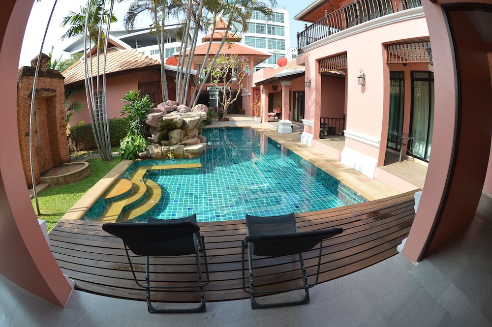 Pratamnak villa