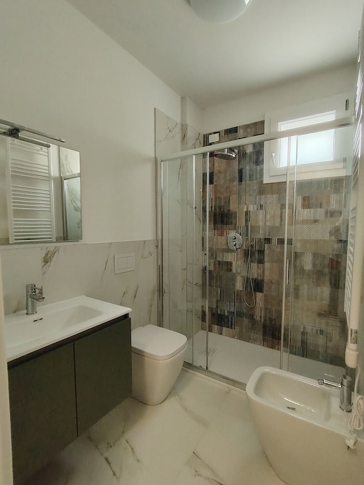 Modern Flat for 5 Guests With Private Fenced Garden