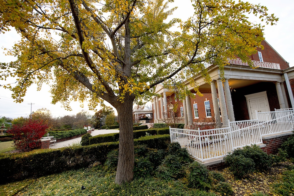 Dominion Gardens and Hotel