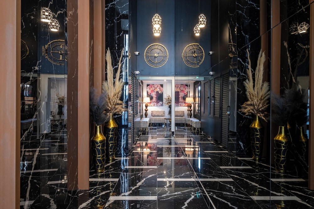 Lazuli Hermes Apartments