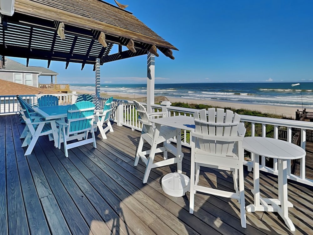 Blue Me A Wave by Topsail Realty
