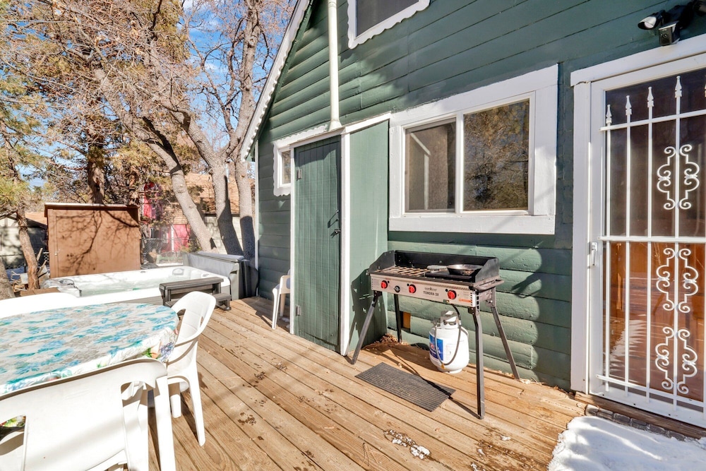 Cute and Cozy Cottage #2522