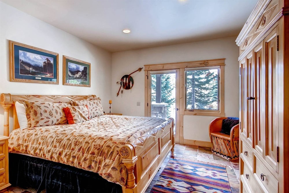 Spacious, Pet-friendly 4 Bedroom Vacation Rental in Breckenridge