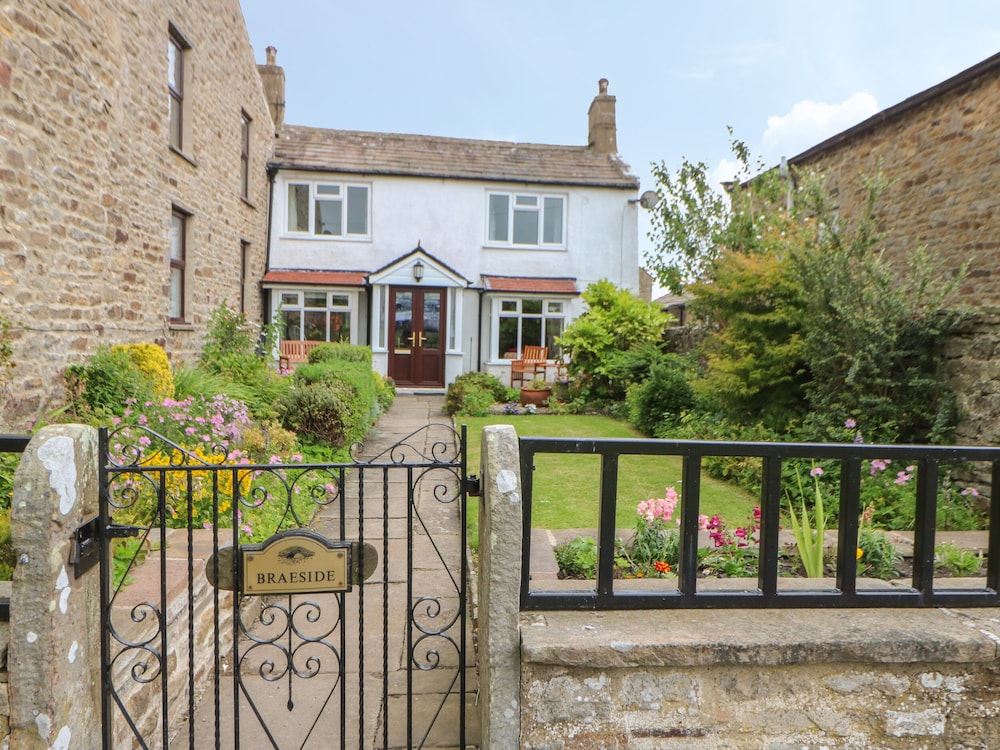 London Vacations - Braeside - Property Image 1