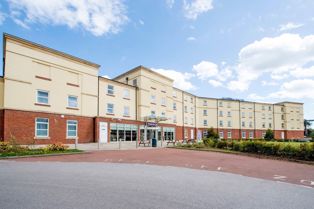 Premier Inn Stoke/Trentham Gardens 5