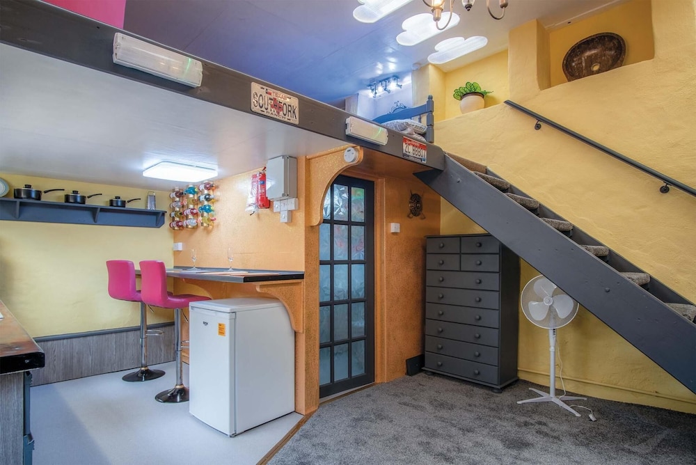 Clouds - 1 Bedroom Holiday Home - Milford Haven
