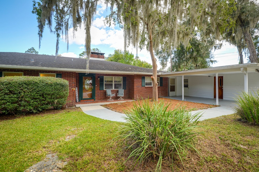 Lakefront Keystone Heights Home w/ Boat Dock!