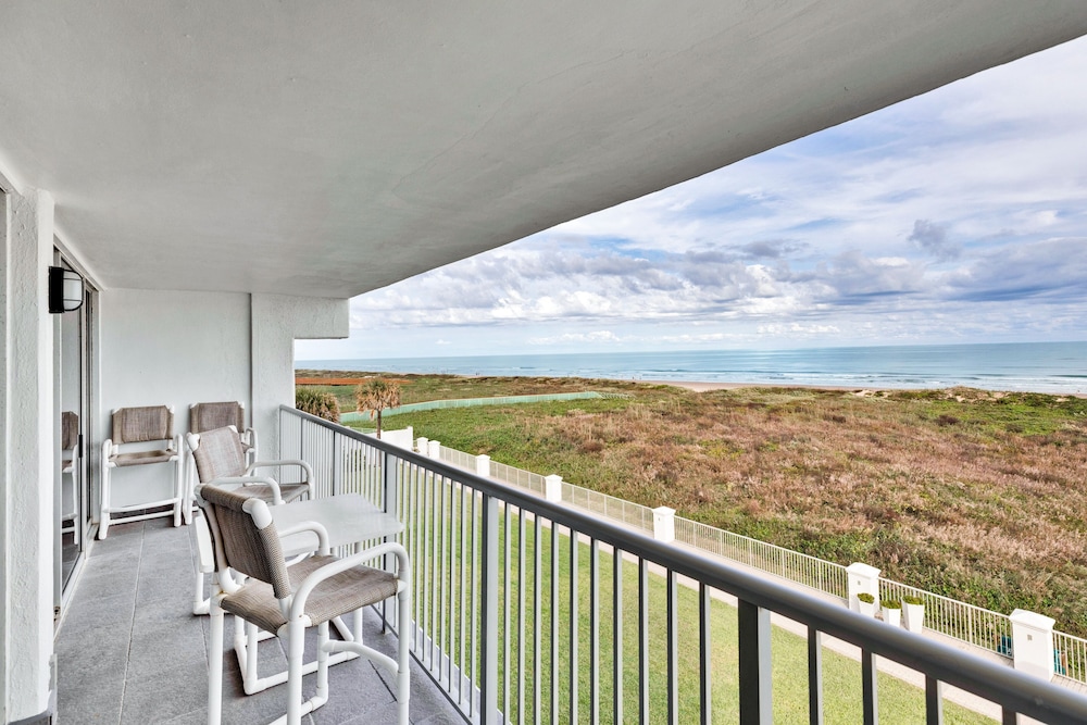 Breakers Unit #307 2 Bedroom Condo by RedAwning
