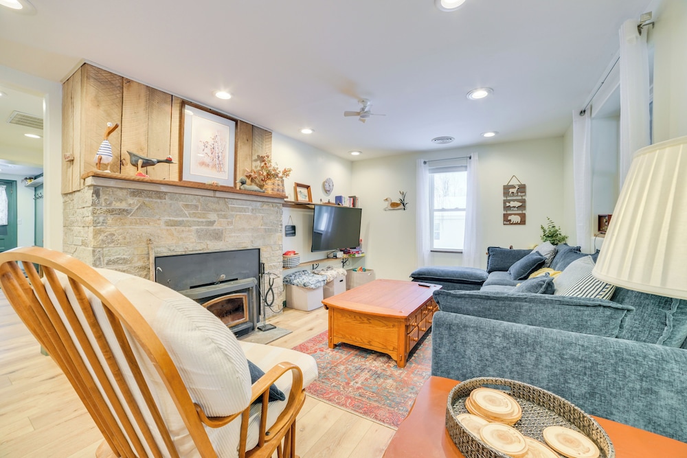 Walk to Beach & Mullett Lake: Cottage w/ Yard!