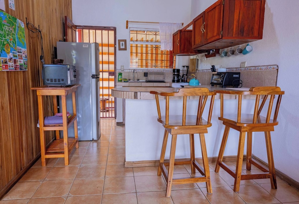 Cozy & Beautiful Casa Aire, Near Lake Park & Town