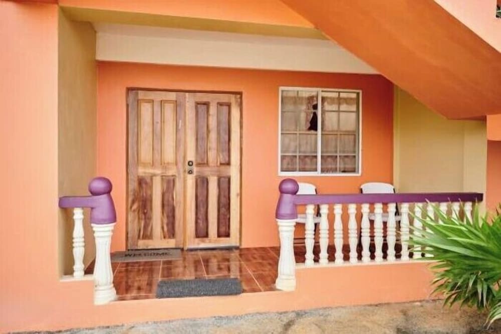 B's Guest House