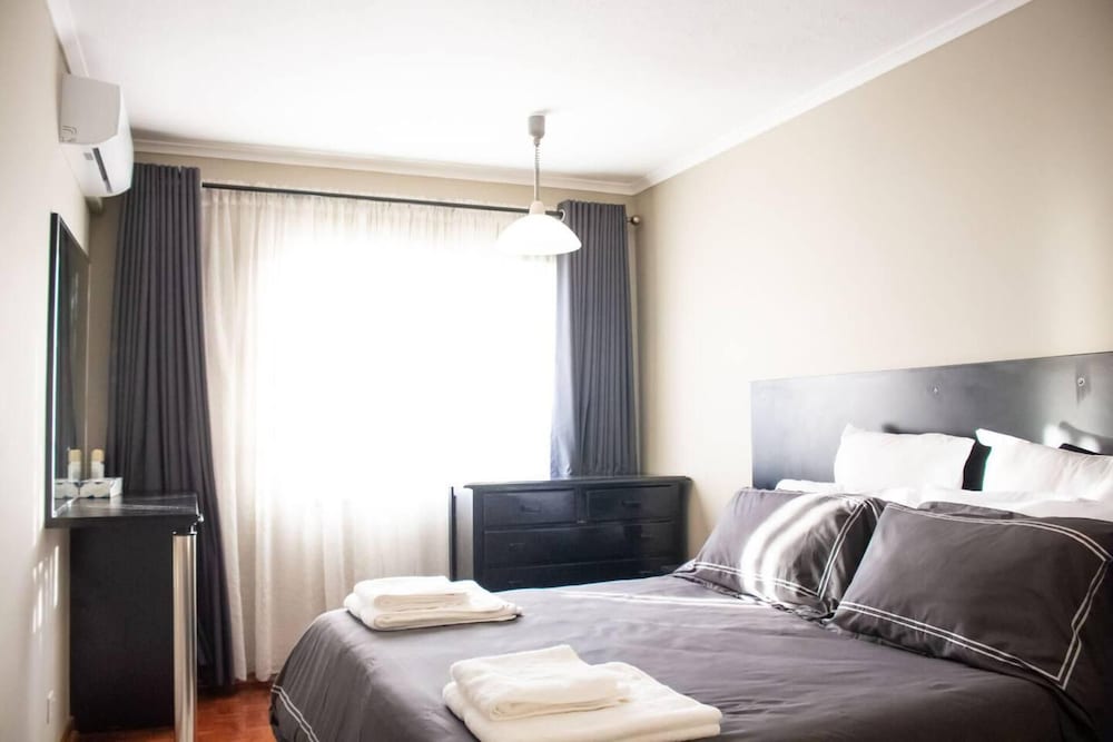 Inviting 3-bed Apartment In The City view 4