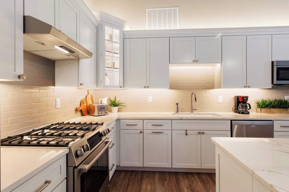 Abbey Springs - Private Community & Amenities!