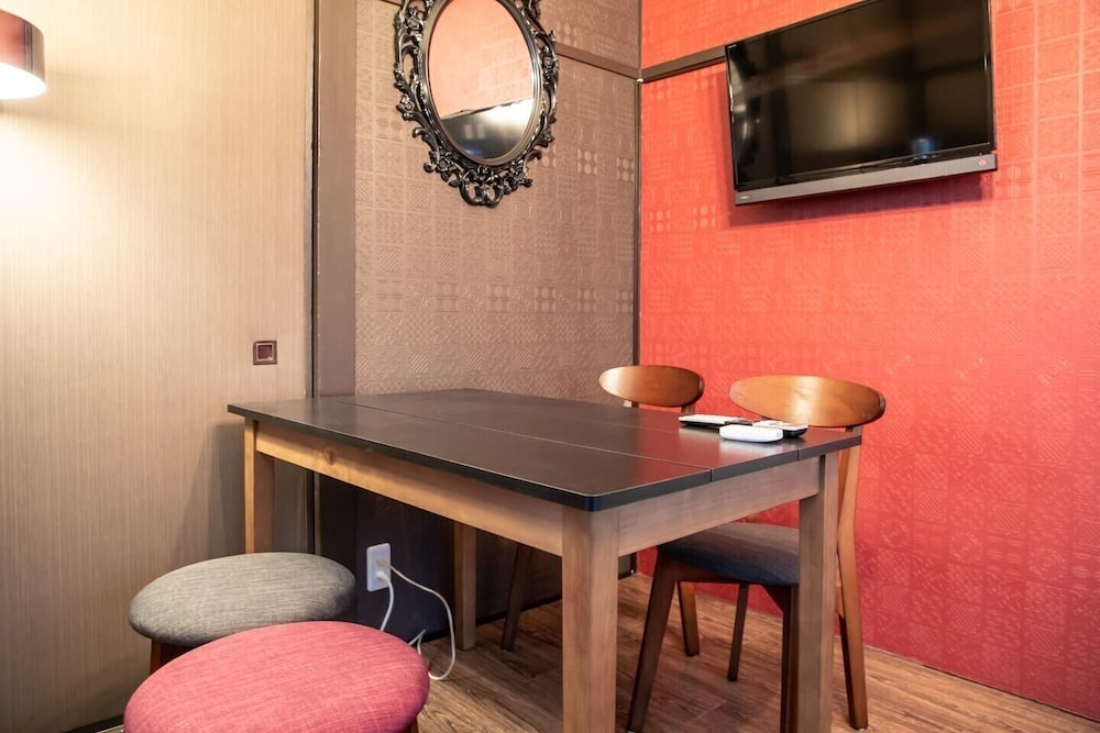 R-Guest Residence