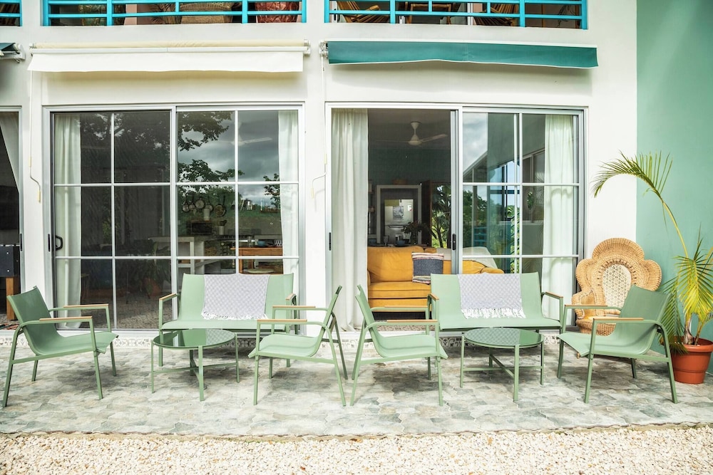 Private Saltwater Pool, Mountain Views, 3min Beach