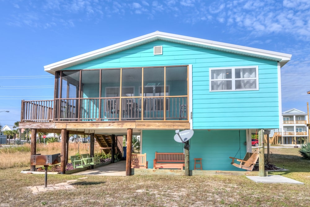 West Beach  3 Bedroom Cottage by RedAwning