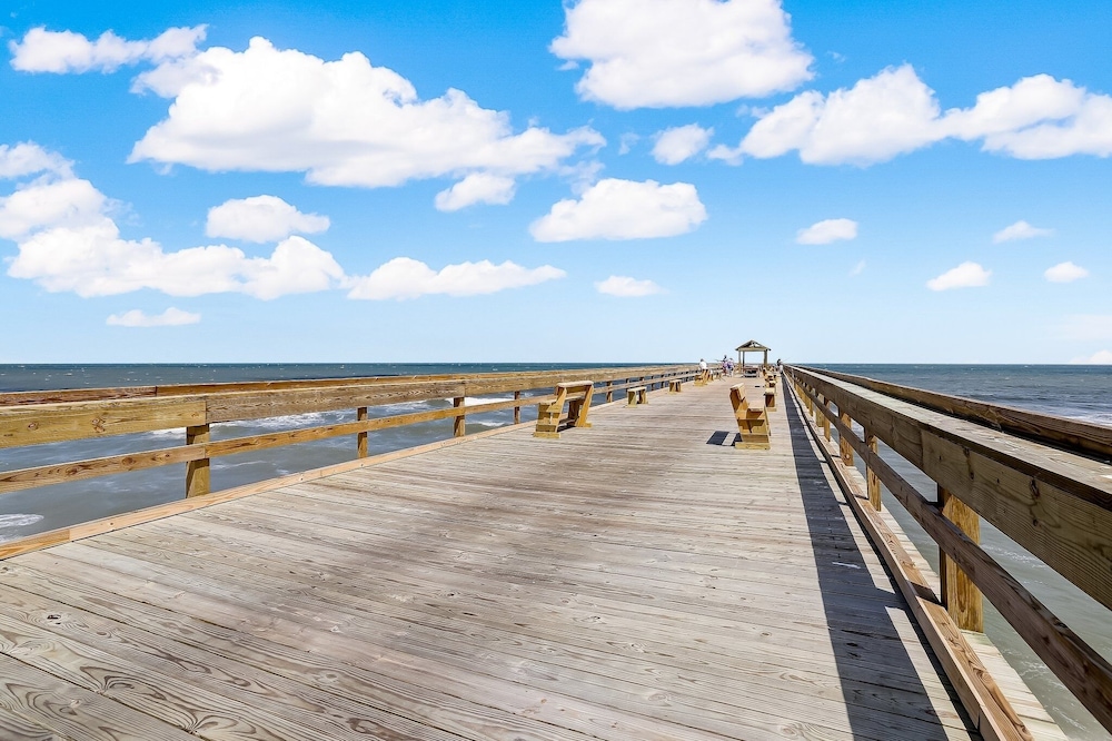 Fernandina Beach Vacations - Enchanting Ground Unit Condo Few Steps Away from the Ocean Side by RedAwning - Property Image 40