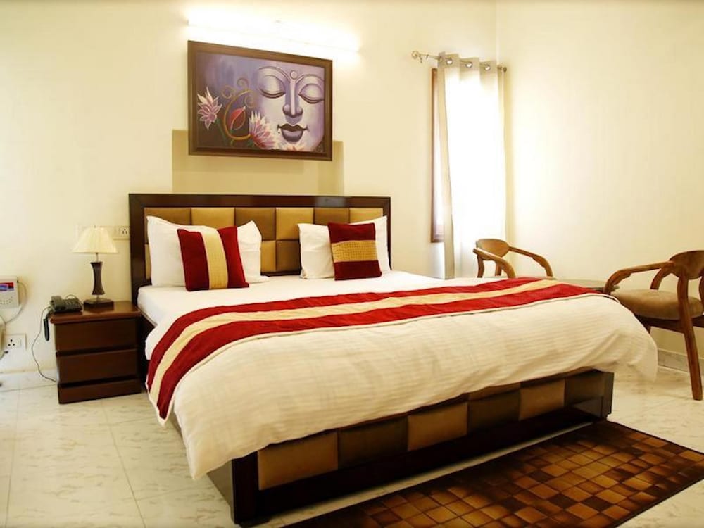 Room-maplewood Guest House, Neeti Bagh,