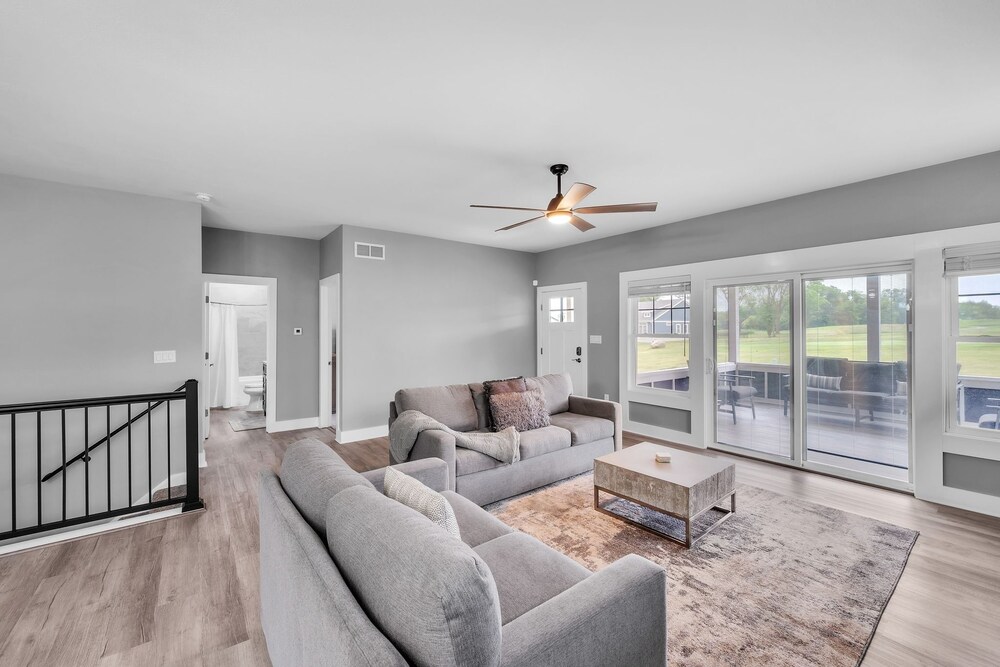 Pet-friendly Getaway With Golf & Private Patio Retreat 4 Bedroom Home