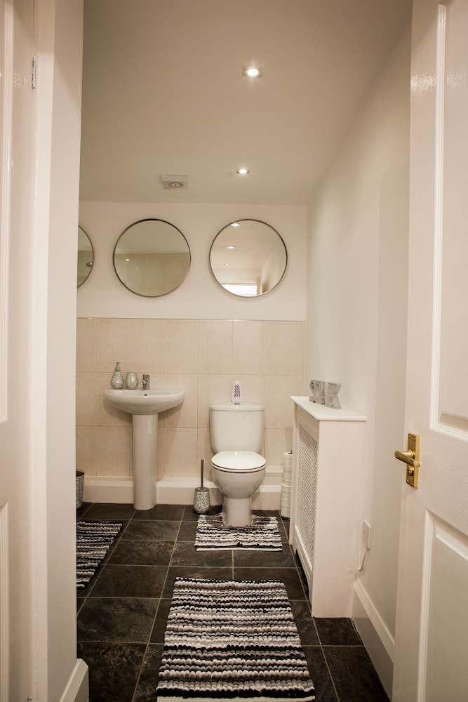 Central Suite - Simple2let Serviced Apartments