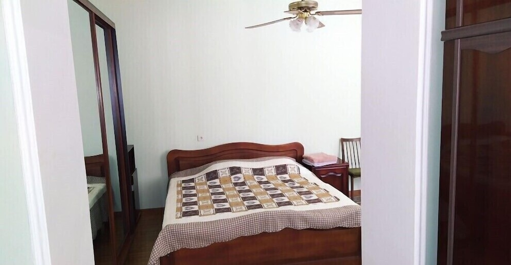 Guest House near Mirabad Bazaar