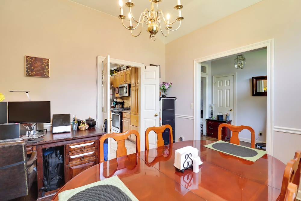 Spacious Suburban Home w/ Pool Access in Ridgeland