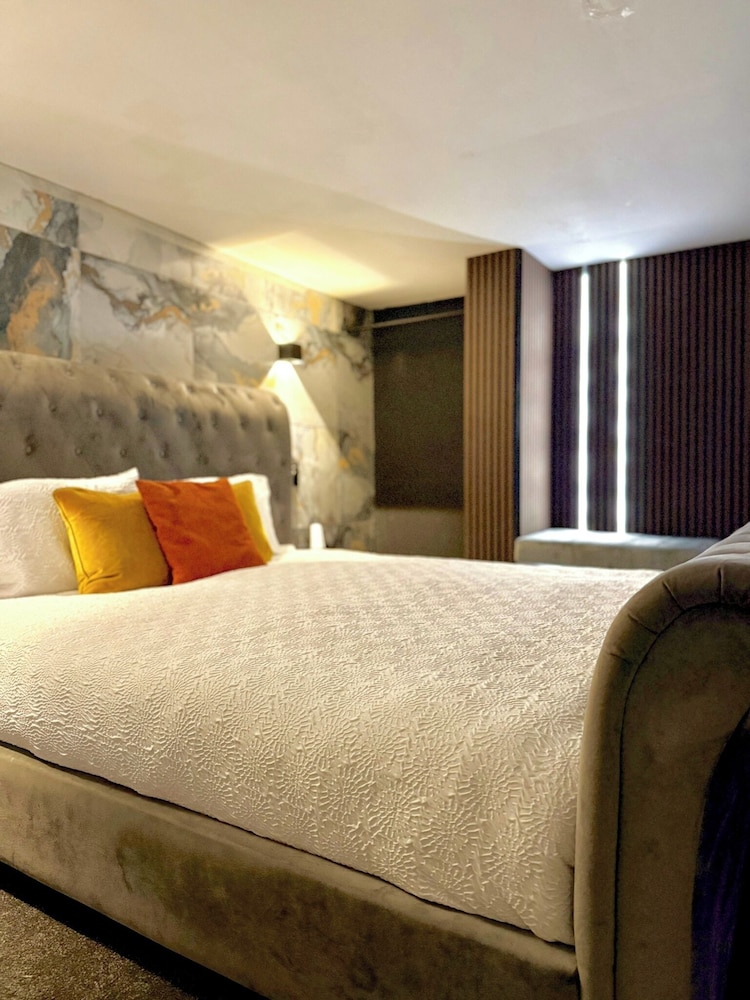 1-bed Apartment - Sleeps 2, Wifi & Central
