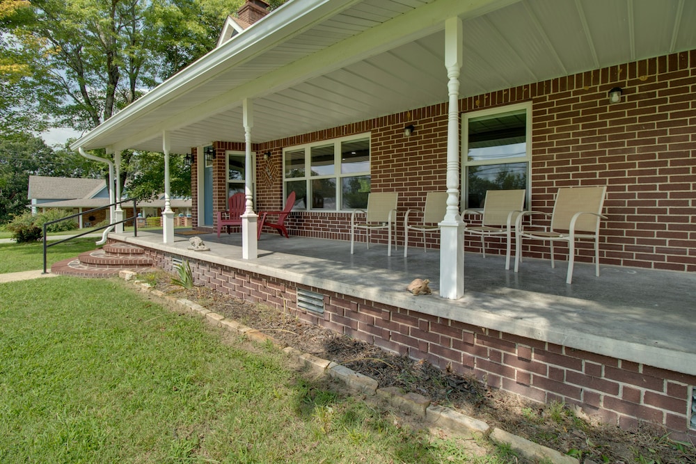 Unique Cotter Getaway w/ Deck & Outdoor Dining! view 3